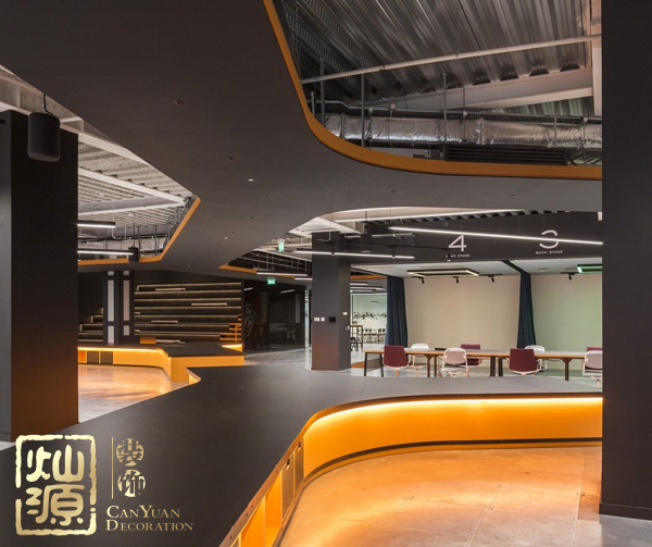 國(guó)外廣告公司裝修效果 展示工業(yè)風(fēng)與媒體元素的天生兼容