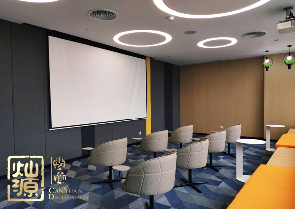 斗魚官方微博已po圖證明新公司內(nèi)空無一人