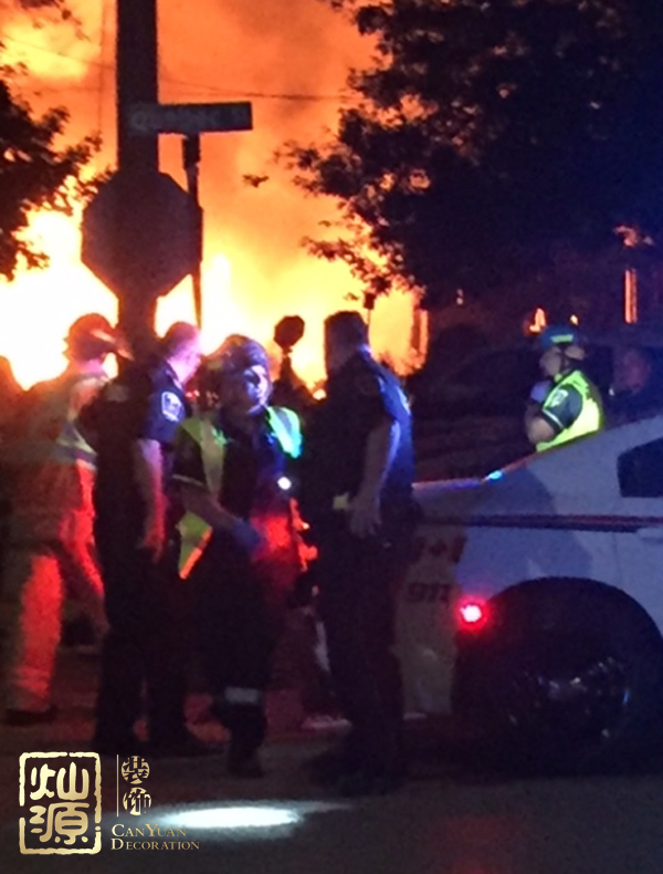 英國(guó)倫敦發(fā)生爆炸 探究英國(guó)倫敦發(fā)生爆炸的原因及現(xiàn)場(chǎng)照片